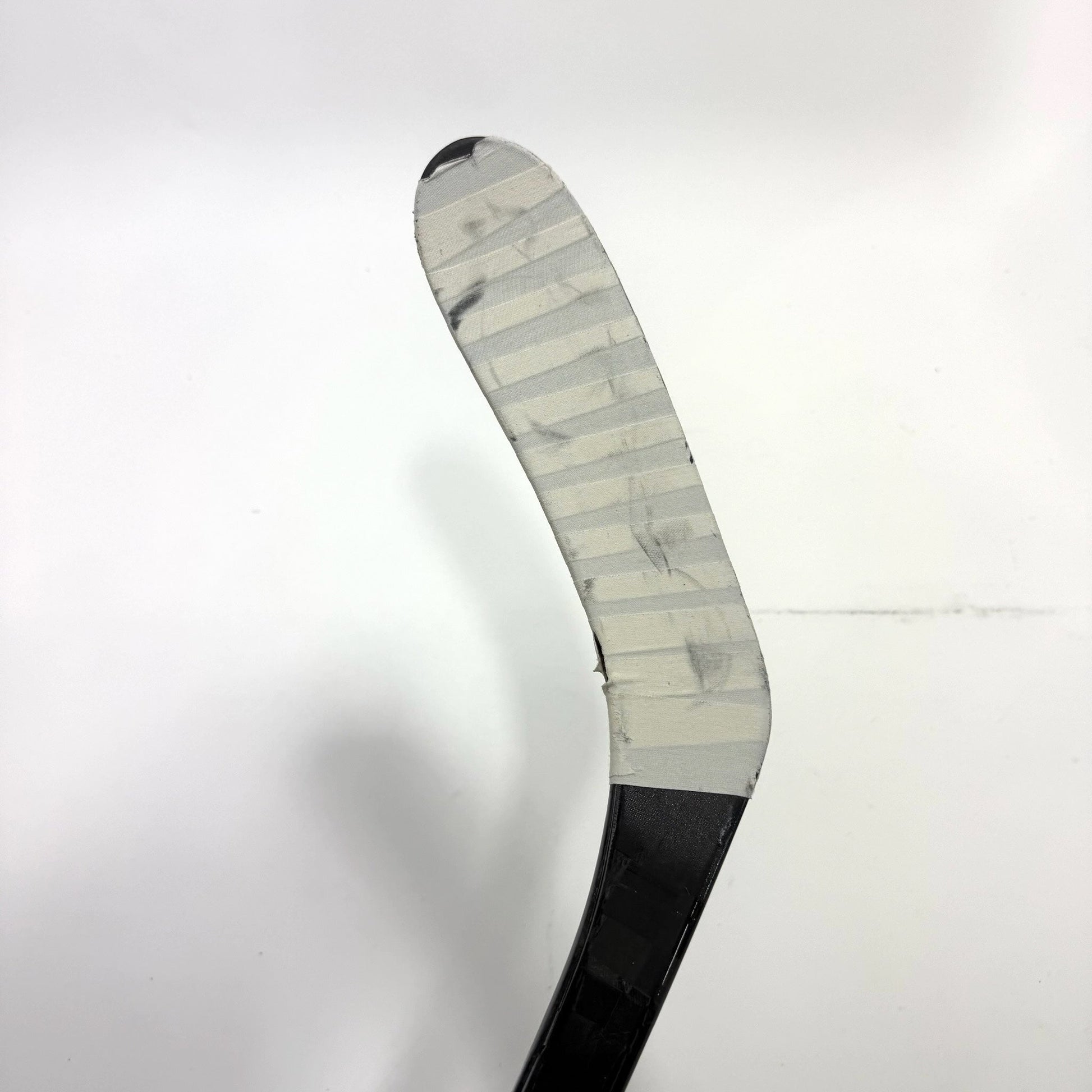 Used Left Red Bauer Pulse | 87 Flex P28 Curve Grip | Matt Gryzelcyk | BH142 - Top Flight Hockey