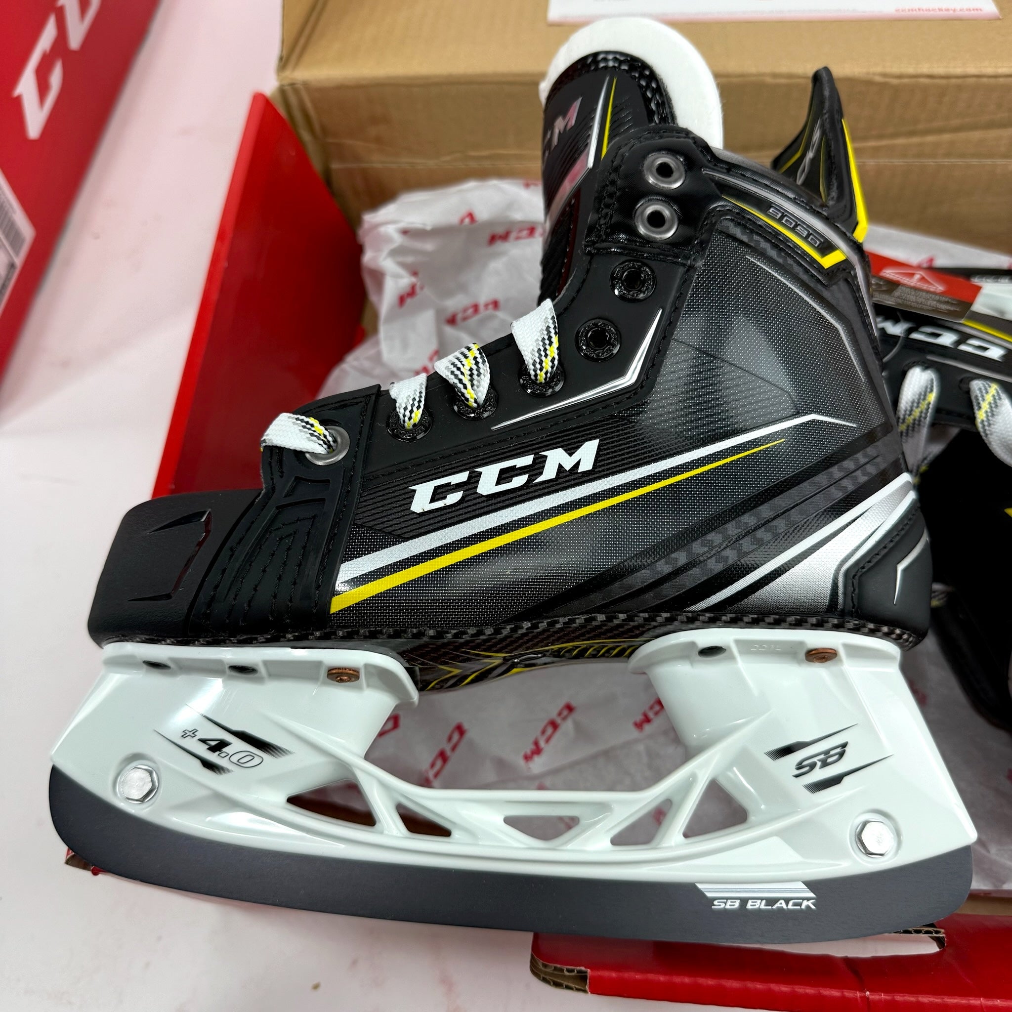 New CCM Tacks 9090 Skates | Junior 2D | CCM479 - Top Flight Hockey
