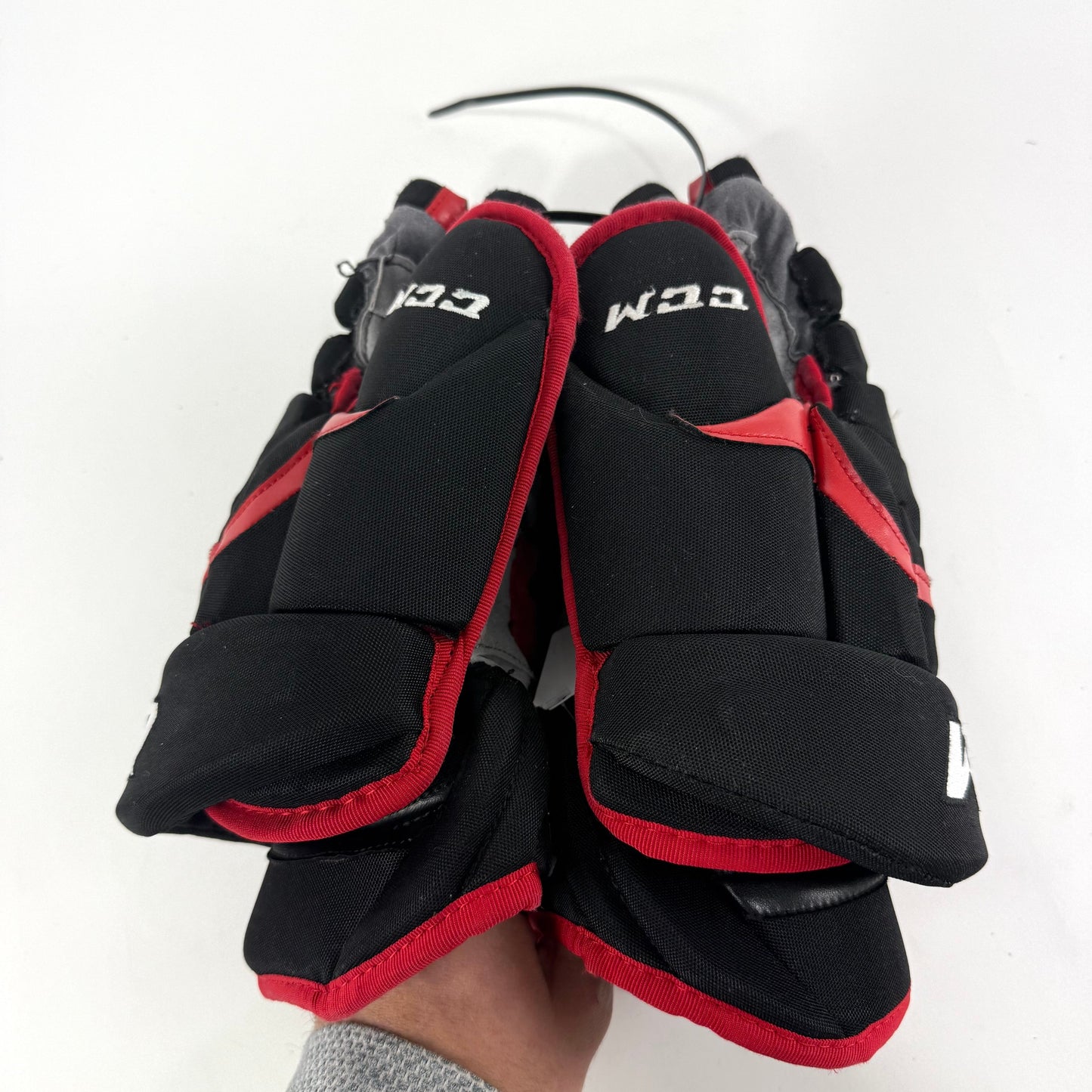 Used Blackhawks CCM HG12 Gloves 14" | L345