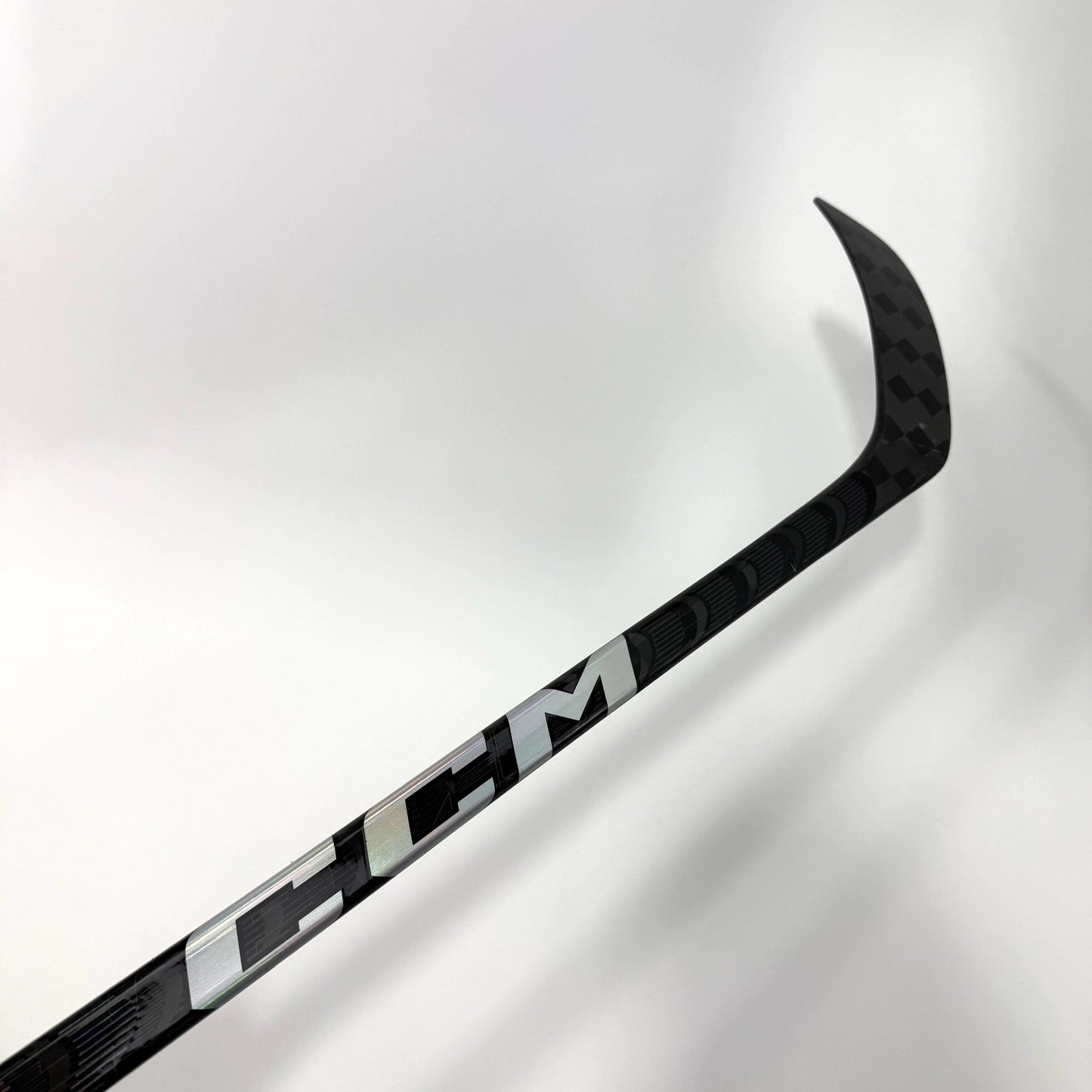 New Right Black CCM Jetspeed FT5 Pro | 95 Flex P28 Curve Grip | J189