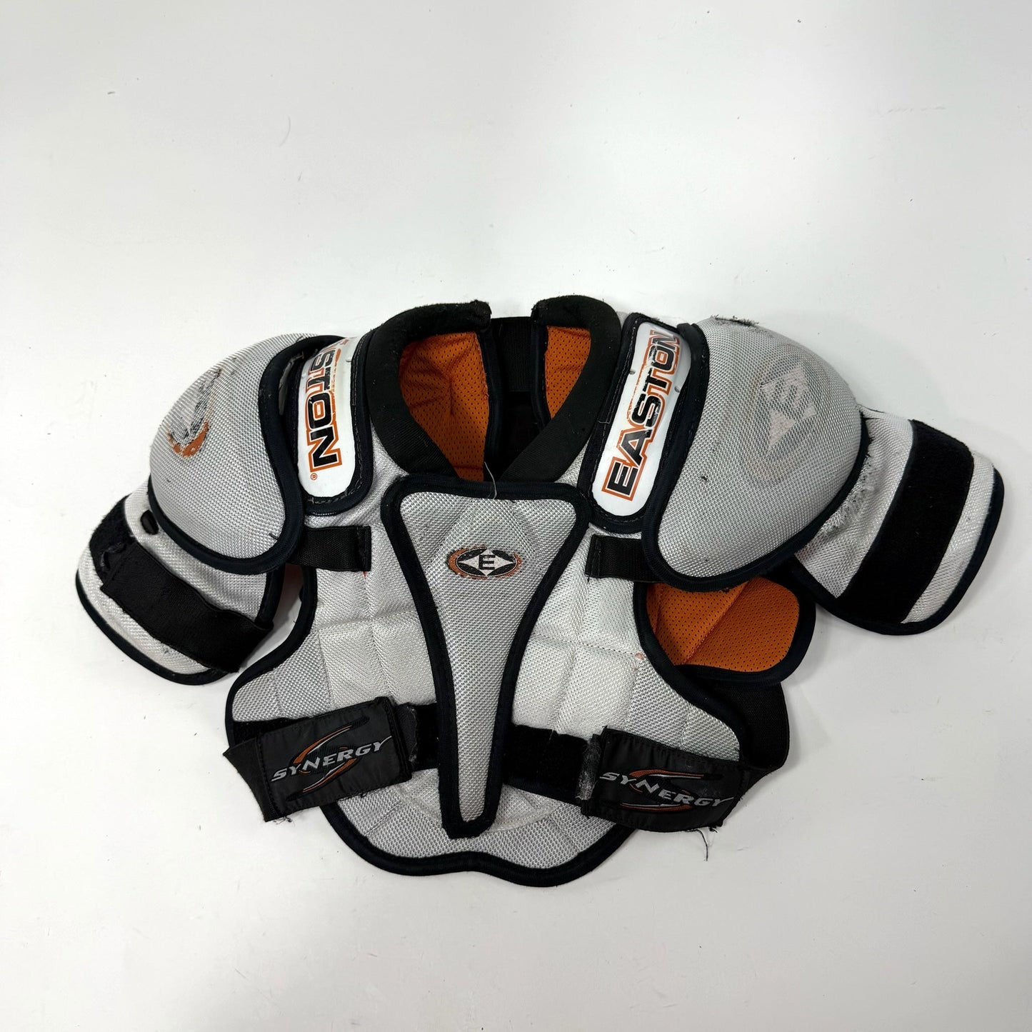 Used Easton Synergy Shoulder Pads | Junior Small?? | AB465