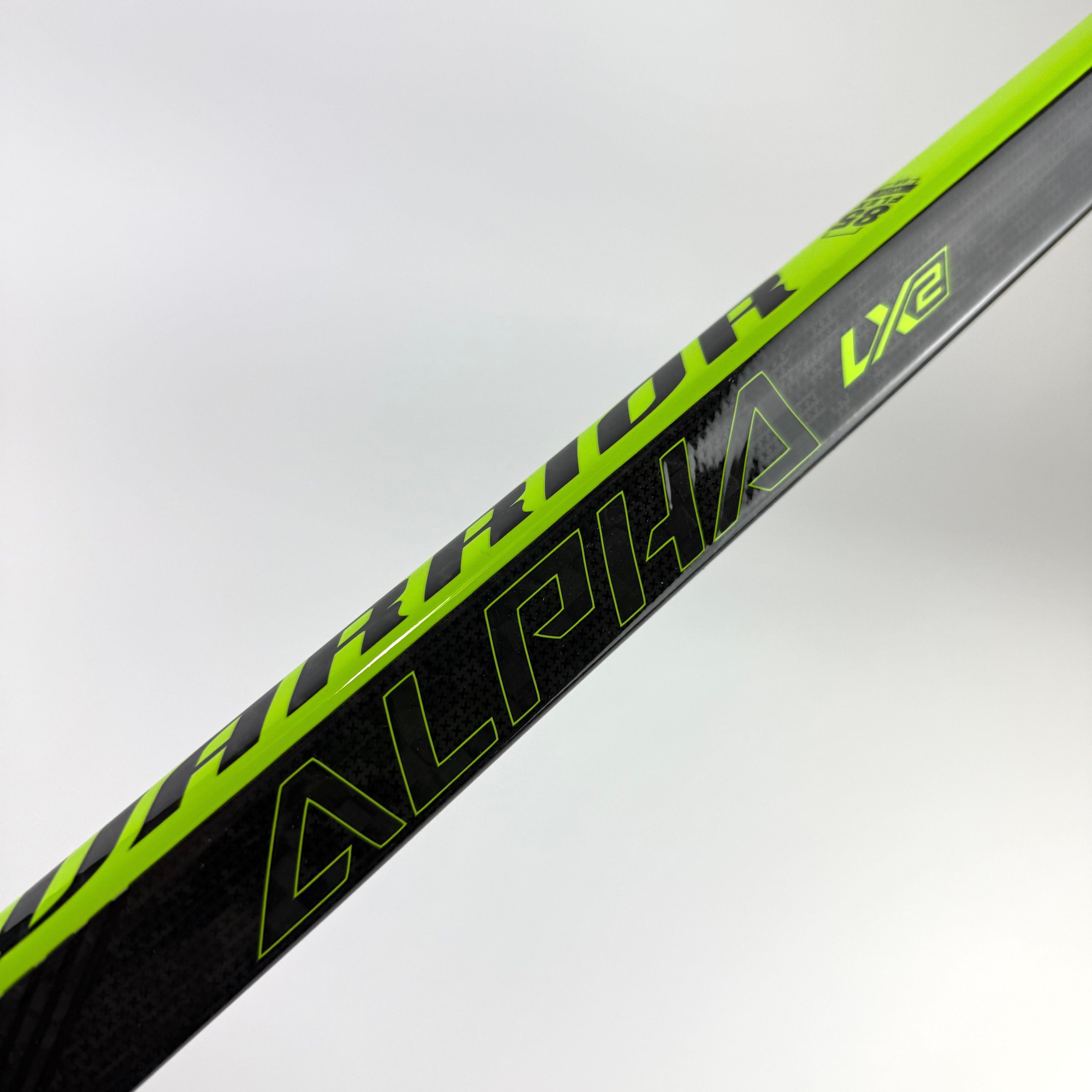 New Right Warrior Alpha LX2 | 85 Flex W28 Curve Grip | R275 - Top Flight Hockey