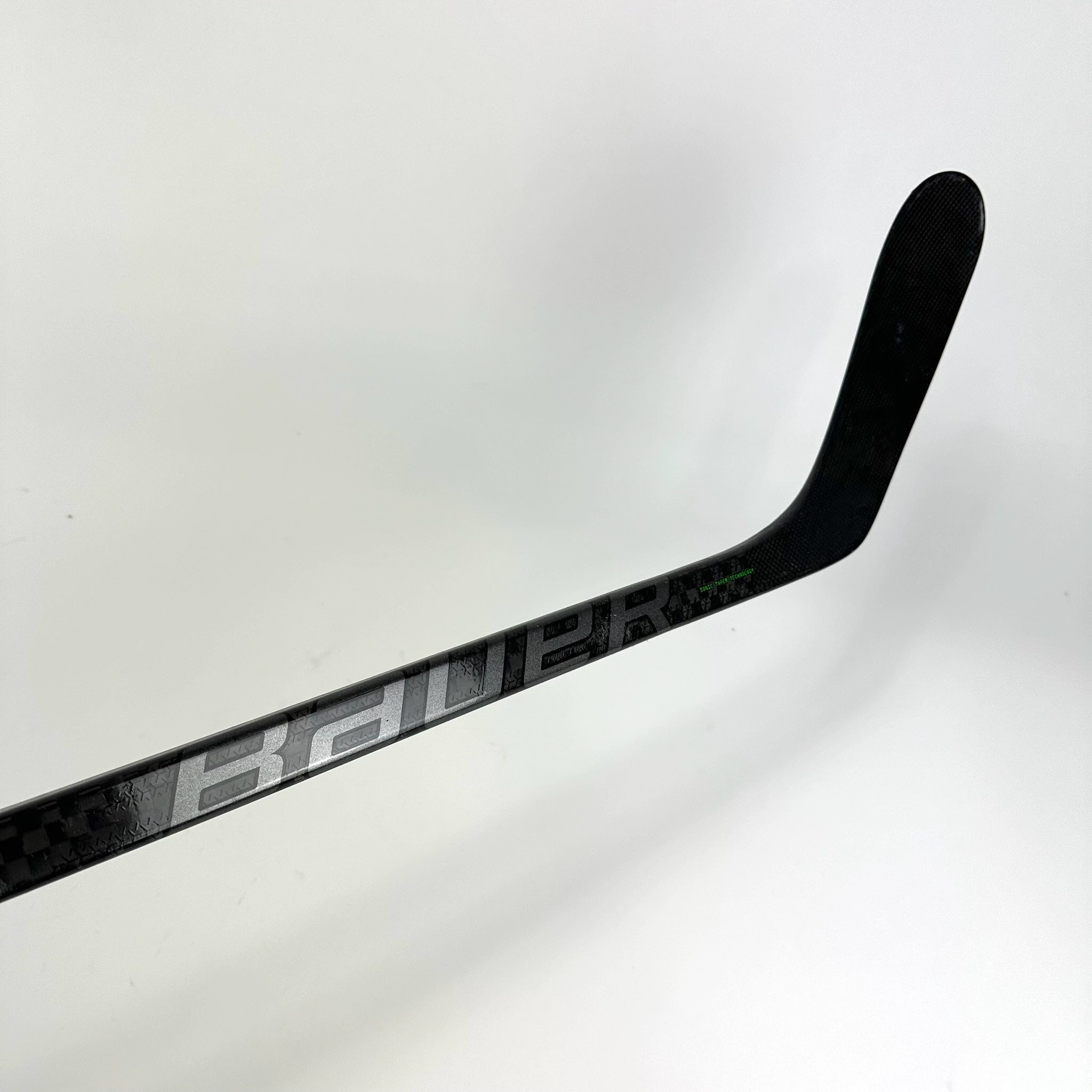 New Left Black Bauer Supreme Ultra Sonic | 82 Flex P28 Curve Grip | Kucherov | K80