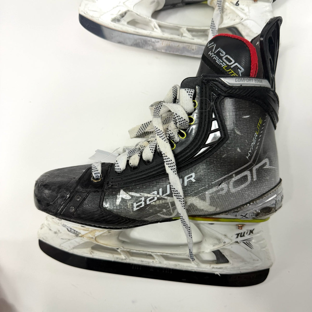 Used Bauer Vapor Hyperlite Skates | Size 4.5 Fit 3 | AB761