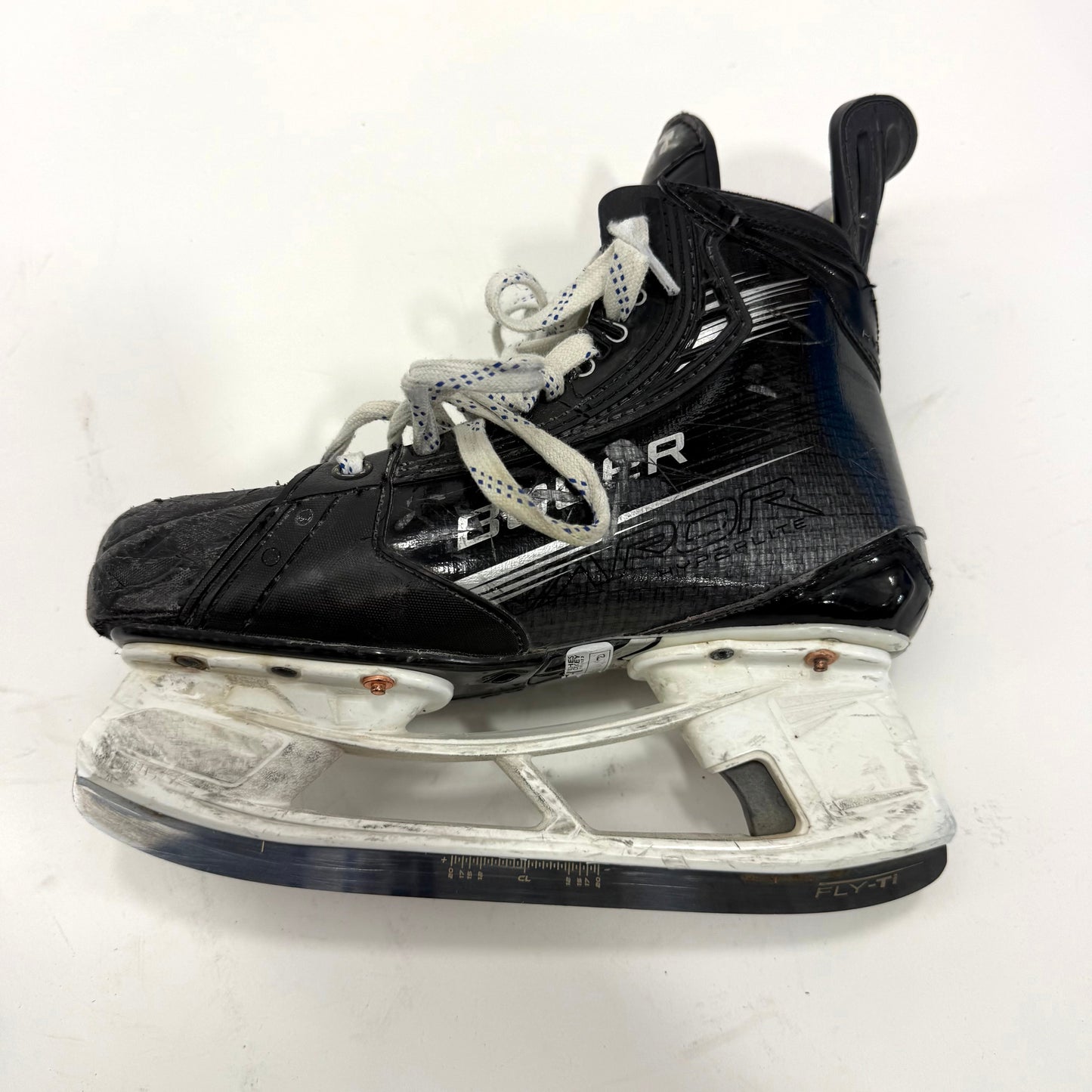 Used Black Bauer Vapor Hyperlite 2 Skates | Size 4.5 D | BH489 - Top Flight Hockey
