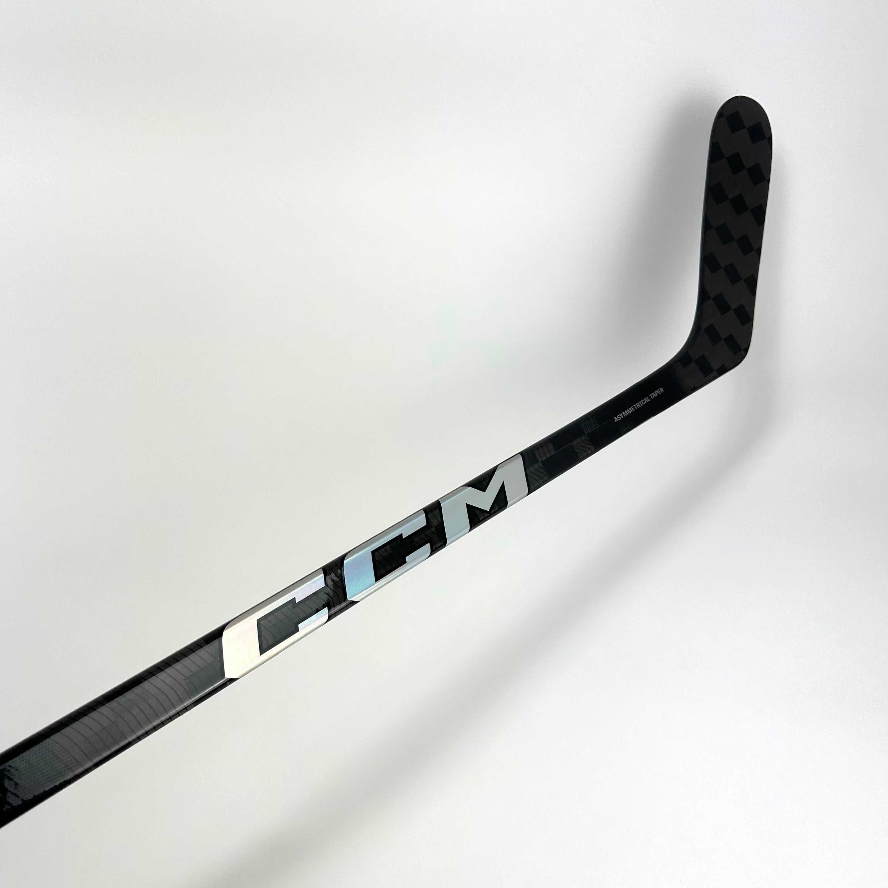 New Left CCM Ribcor Trigger 8 Pro | 85 Flex P28M Curve Grip | Guhle L145