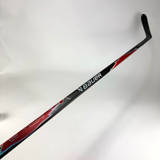 Used Left Red Bauer Flylite | 87 Flex P28M Curve Grip | J566 - Top Flight Hockey