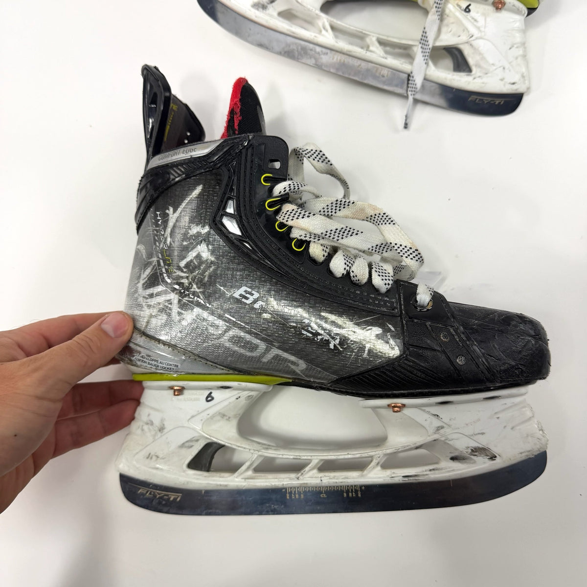 Used Bauer Vapor Hyperlite Skates | Size 4.5 Fit 3 | AB761