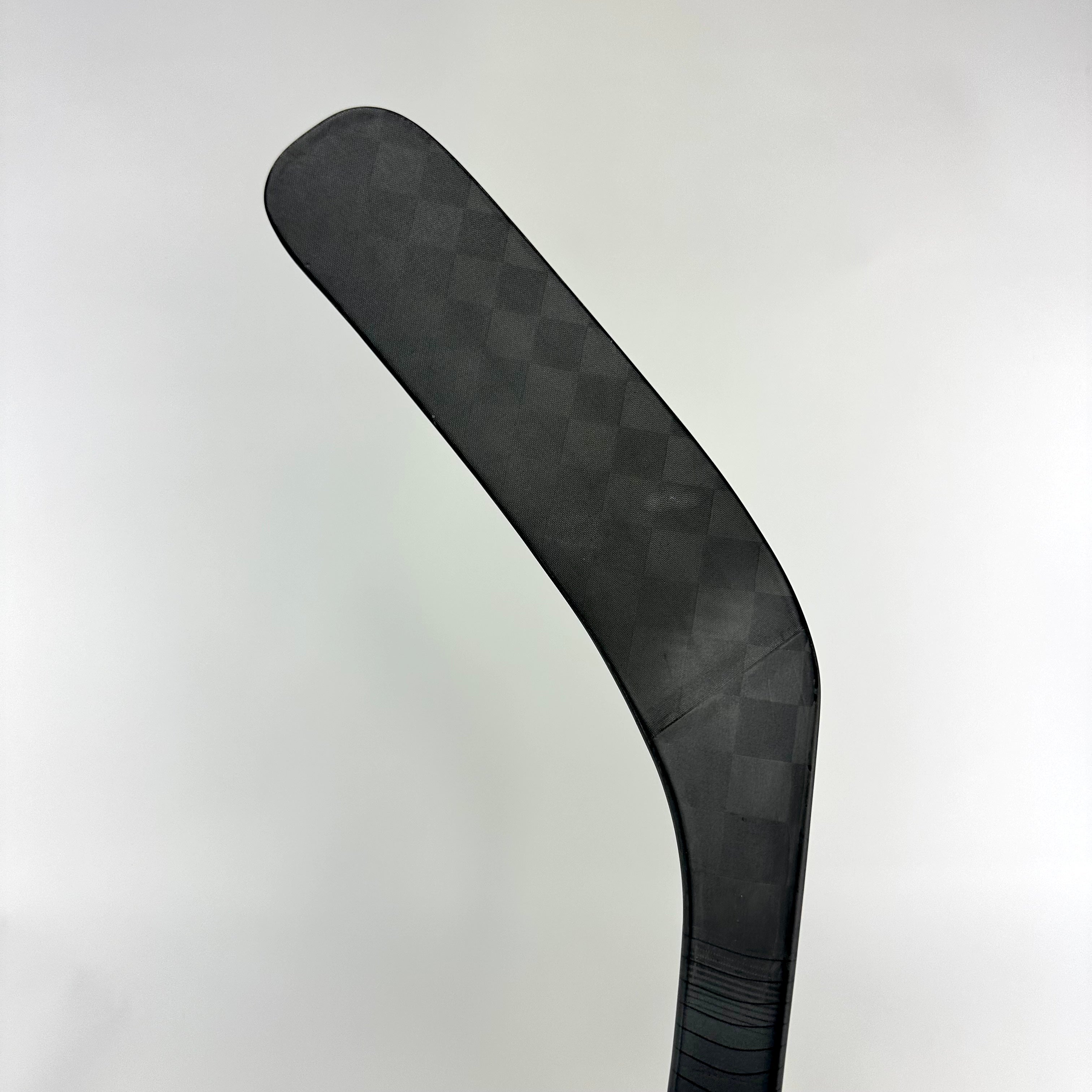 New Left CCM Ribcor Trigger 6 Pro | 80 Flex P40 Curve Grip | Erkkila | M539