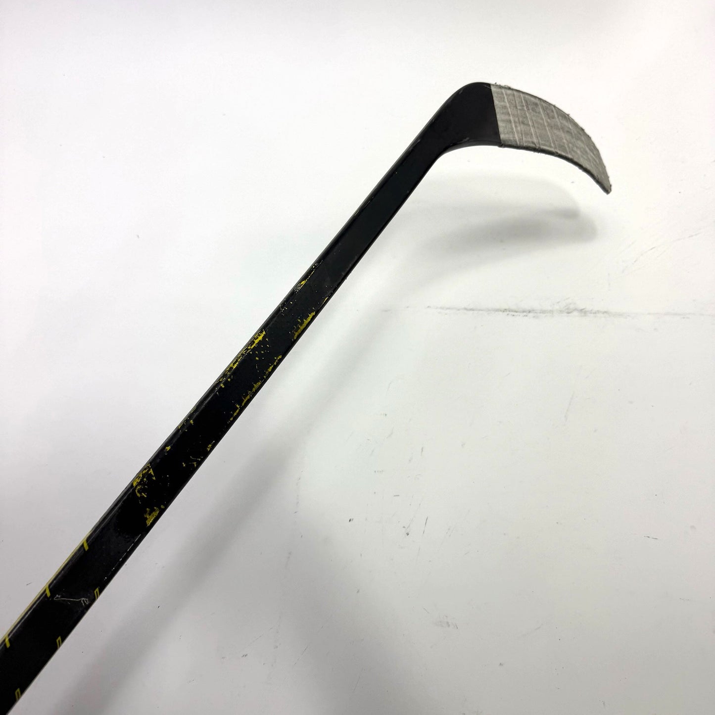 Used Left CCM UltraTacks | 105 Flex P28M Curve Grip | Edmundson | BH235 - Top Flight Hockey