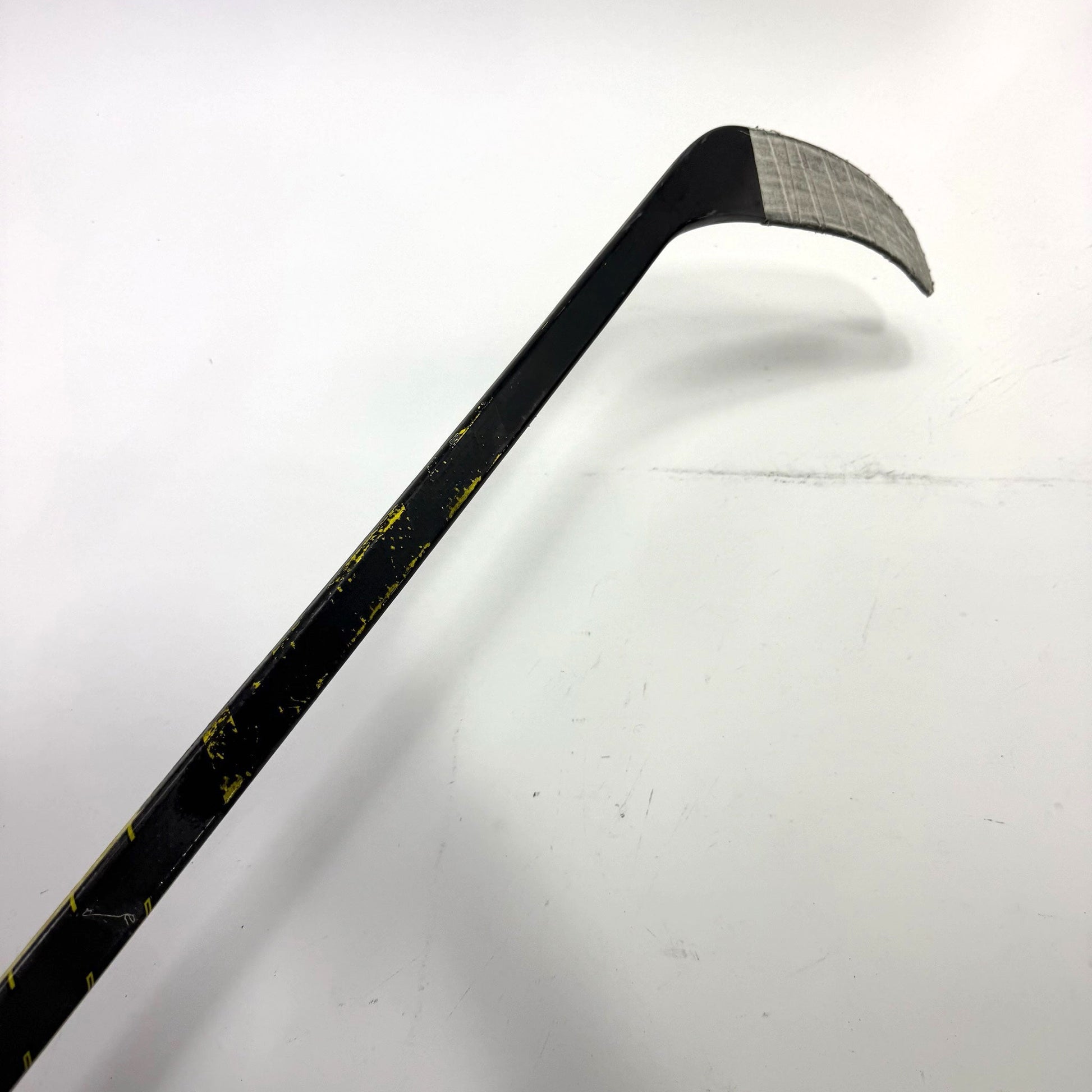 Used Left CCM UltraTacks | 105 Flex P28M Curve Grip | Edmundson | BH235 - Top Flight Hockey