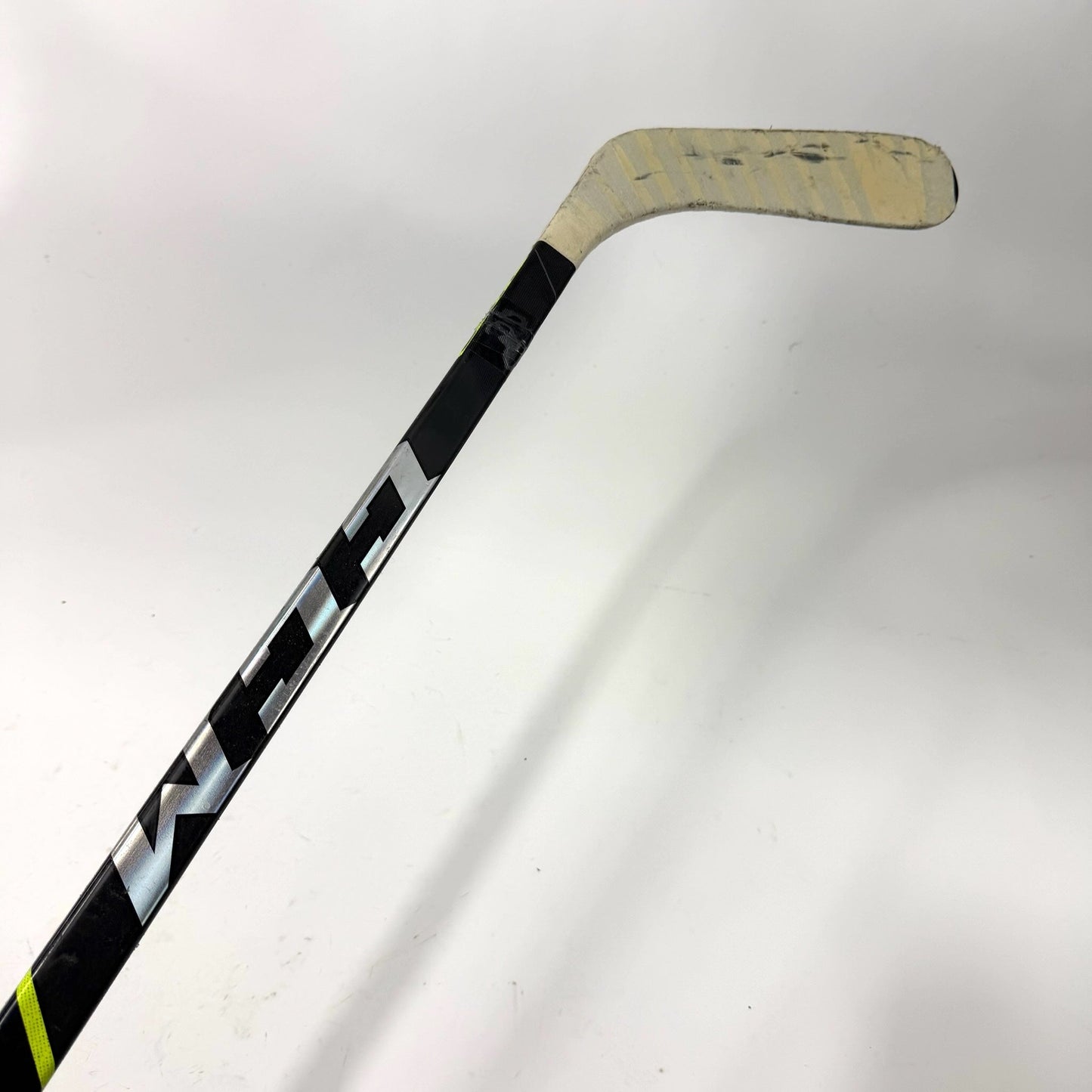 Broken Right CCM Super Tacks AS3 Pro | 90 Flex P92 Curve Grip | Blackhawks Collin Blackwell | CH7