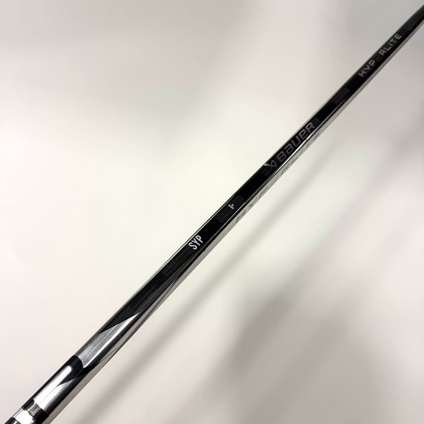 Used Left Silver Bauer Vapor Hyperlite 2 | 70 Flex P90TM Curve Grip | AB722