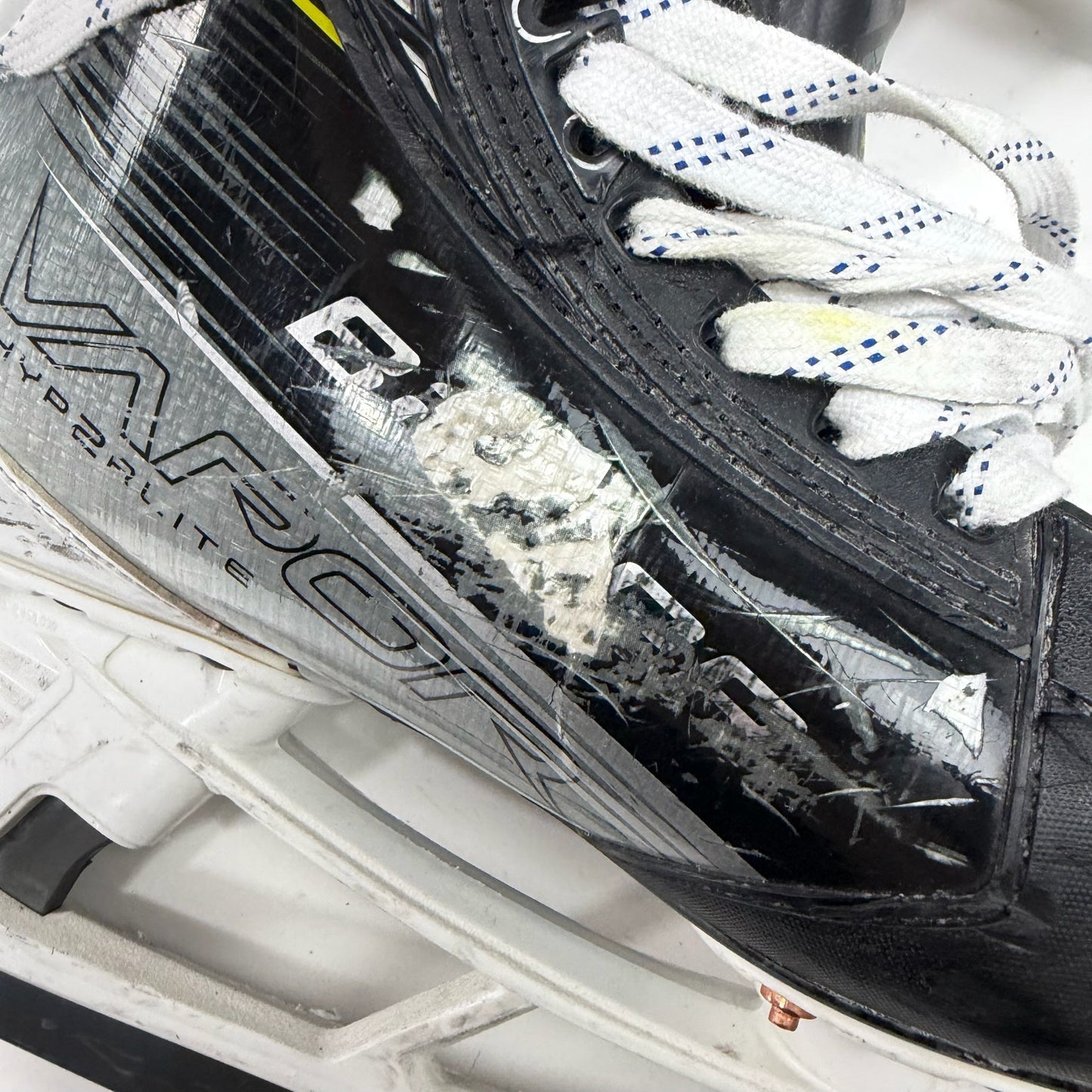 Used Bauer Vapor Hyperlite 2 Skates | Size 10.5 Fit 1 | AB791