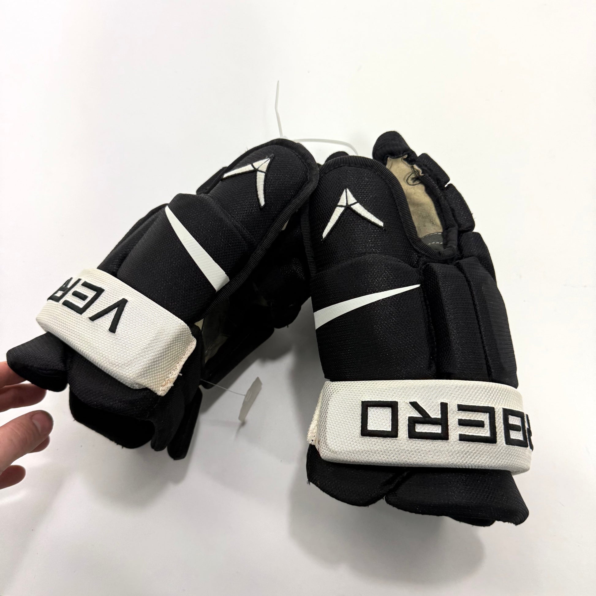 Used Black and White Verbero Gloves | 14" | #A116 - Top Flight Hockey