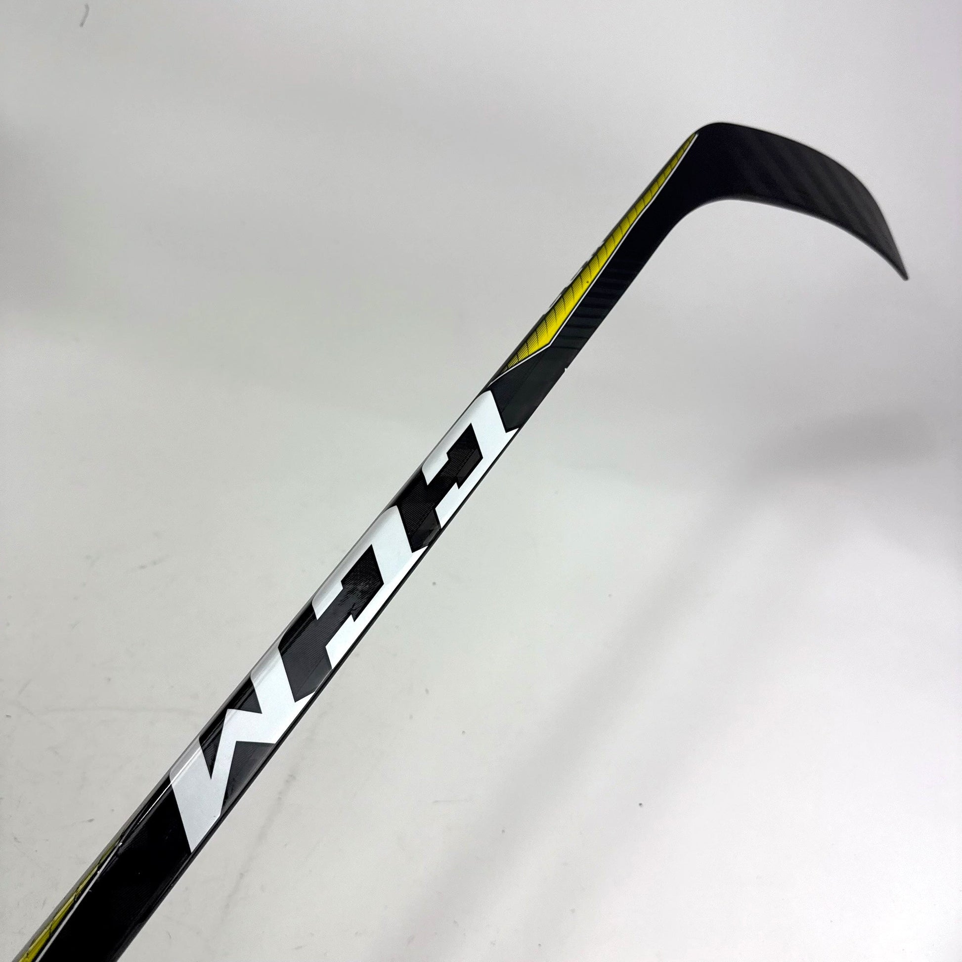 New Left CCM Super Tacks 2.0  | 95 Flex P28 Curve Grip | F71 - Top Flight Hockey