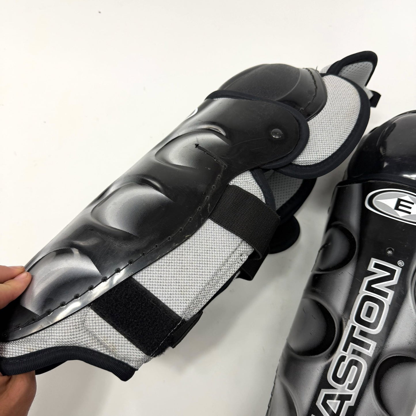 Used Easton Ultra Lite Shin Guards | 14" | AB962