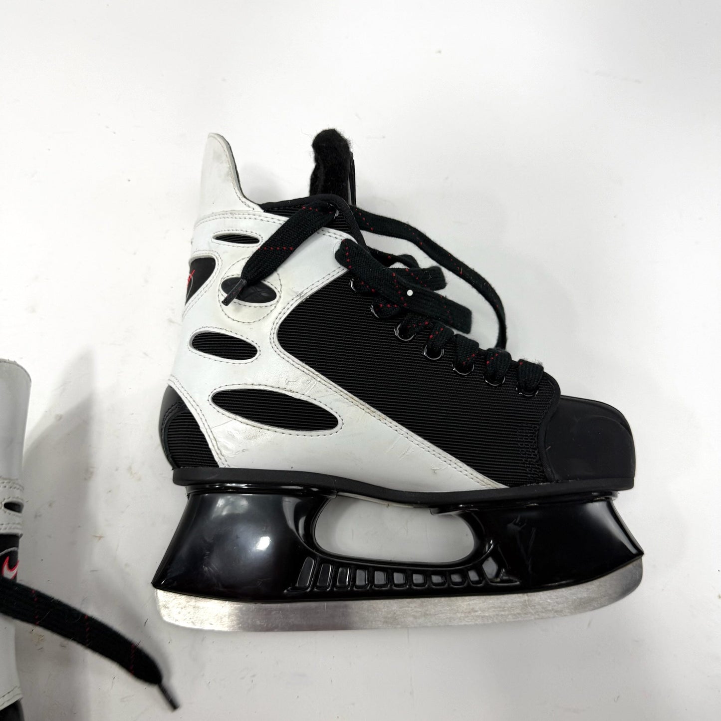 Used Nike Zoom Air Hockey Skates | Youth Size 4.5
