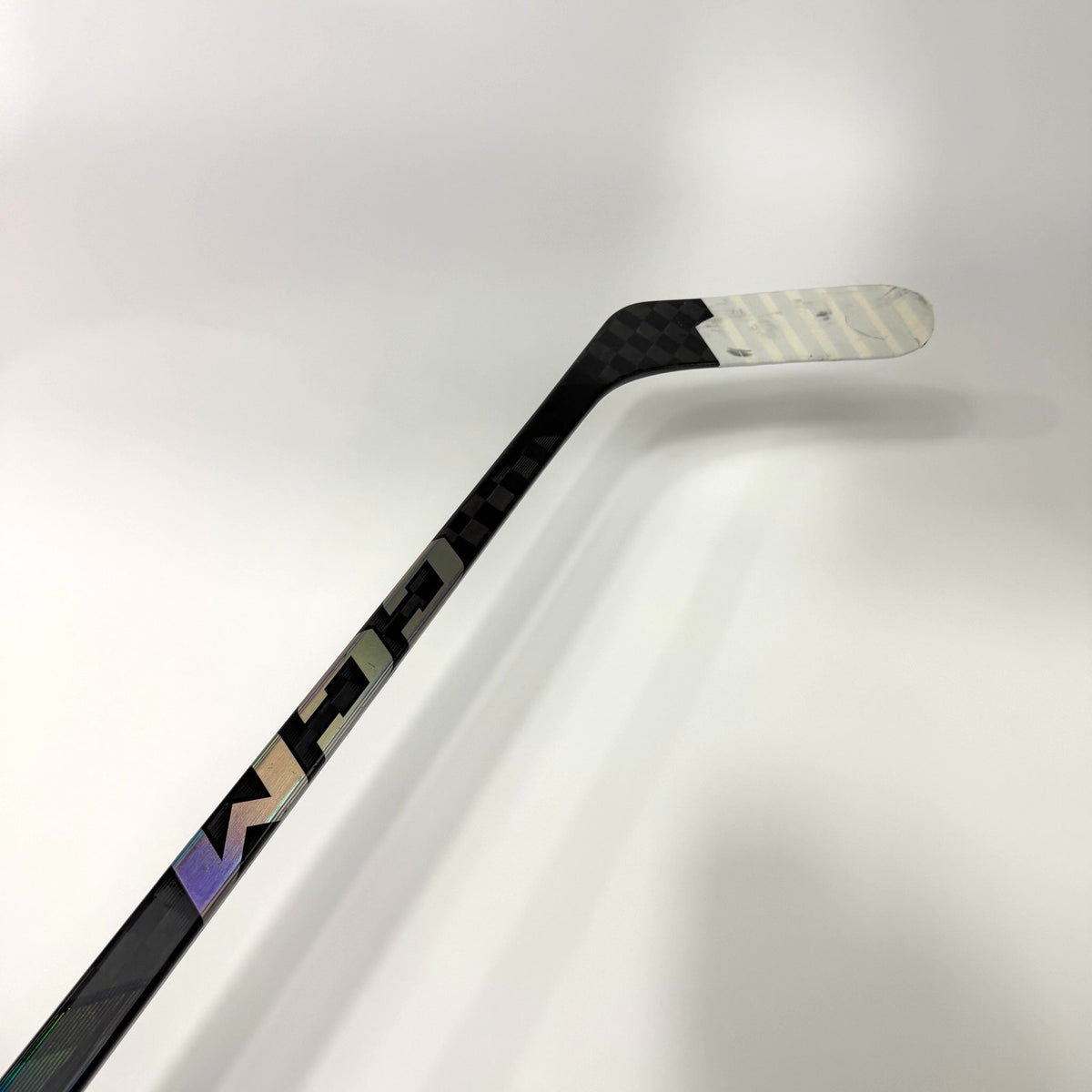 Used Right CCM Jetspeed FT7 Pro | 95 Flex P28M Curve Grip | AB434