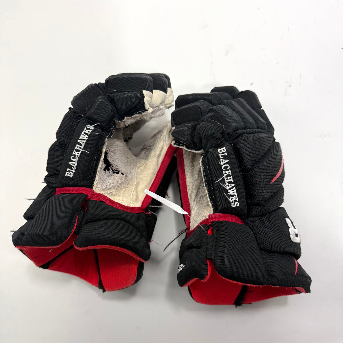 Used Black and Red Chicago Blackhawks Bauer Vapor 1X Gloves | 14" | BH279