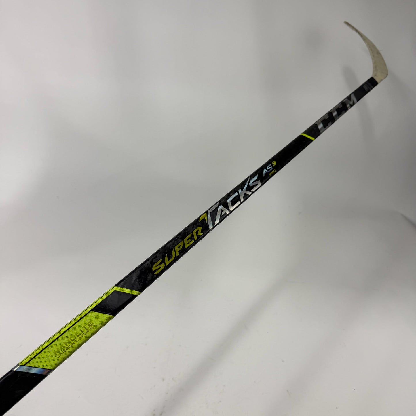 Broken Right CCM Super Tacks AS3 Pro | 90 Flex P92 Curve Grip | Blackhawks Collin Blackwell | CH7