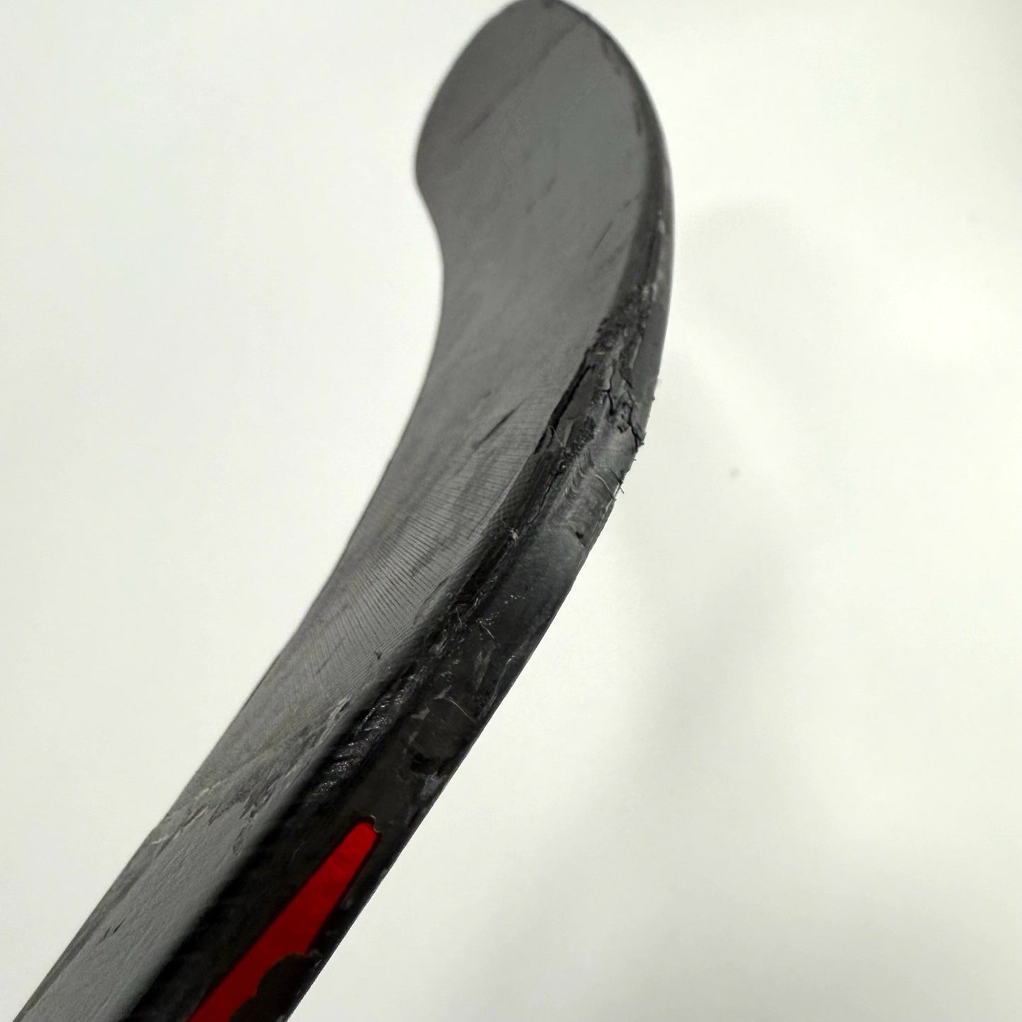 Used Left Red True Catalyst 9X4 | 85 Flex P92M Curve Grip | R834