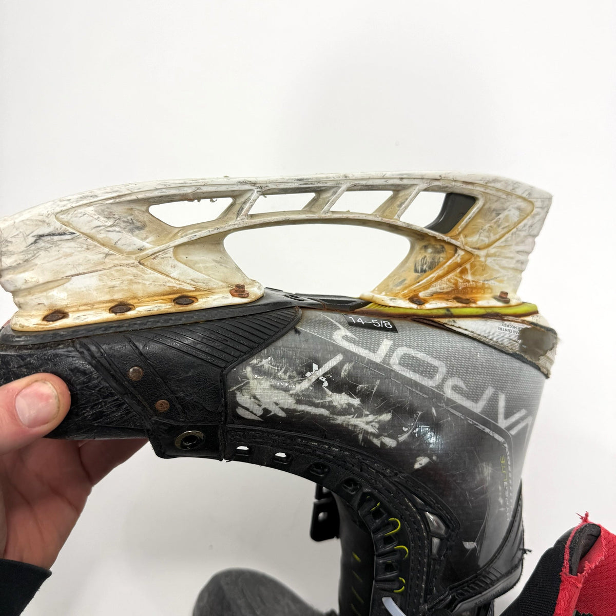 Used Bauer Vapor Hyperlite Skates | 8.5 Fit 1 | A16 - Top Flight Hockey