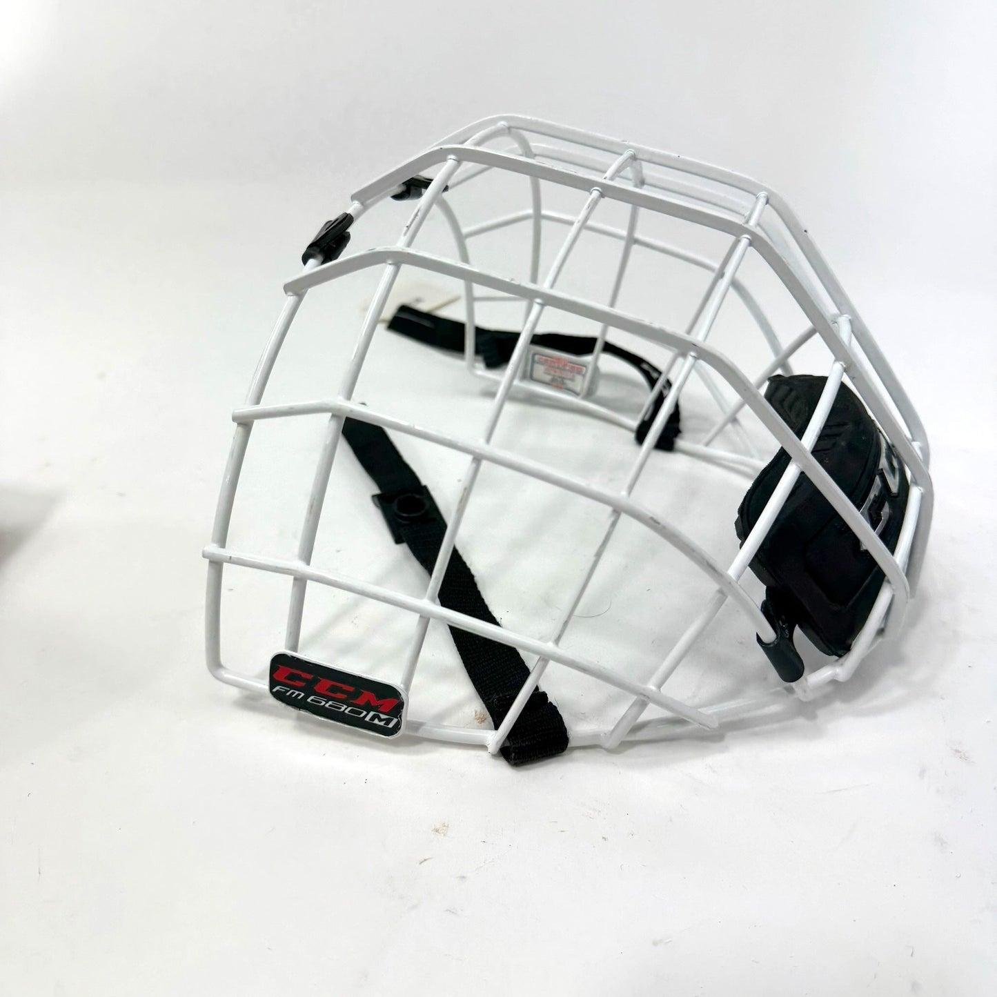 Used White CCM FM680 Cage | Senior Medium | R258