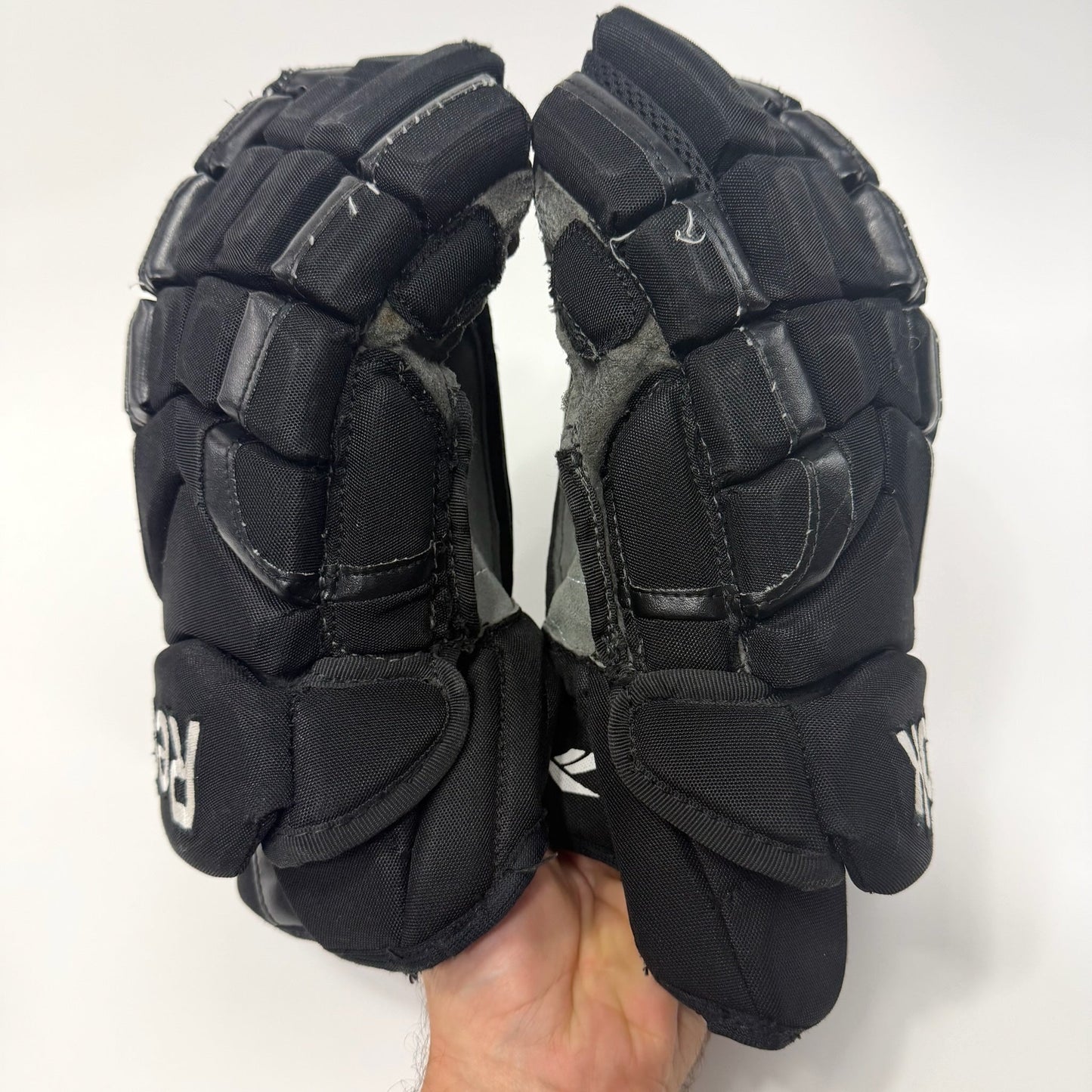 Used Black Reebok 11k Gloves | 15" | AB803