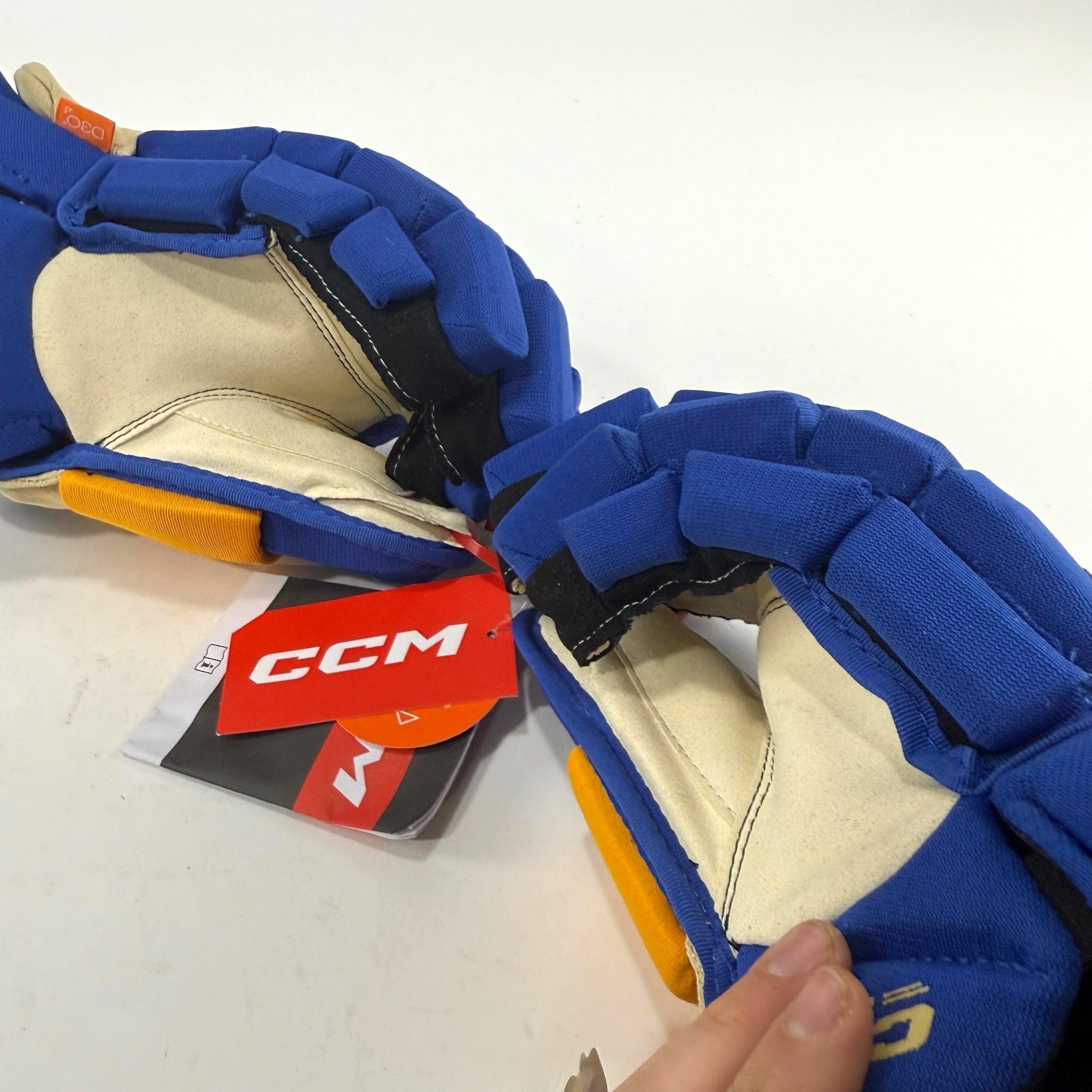 New STL Blues Heritage CCM Jetspeed Pro Gloves | 14" | Pitlick | D155 - Top Flight Hockey