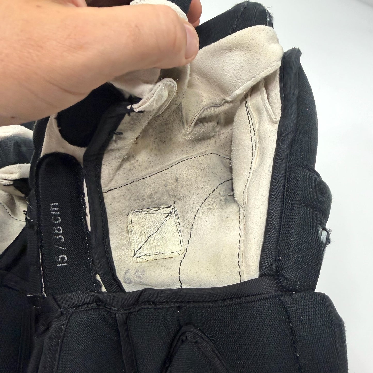 Used Black Reebok Pro Gloves | 15" | AB798