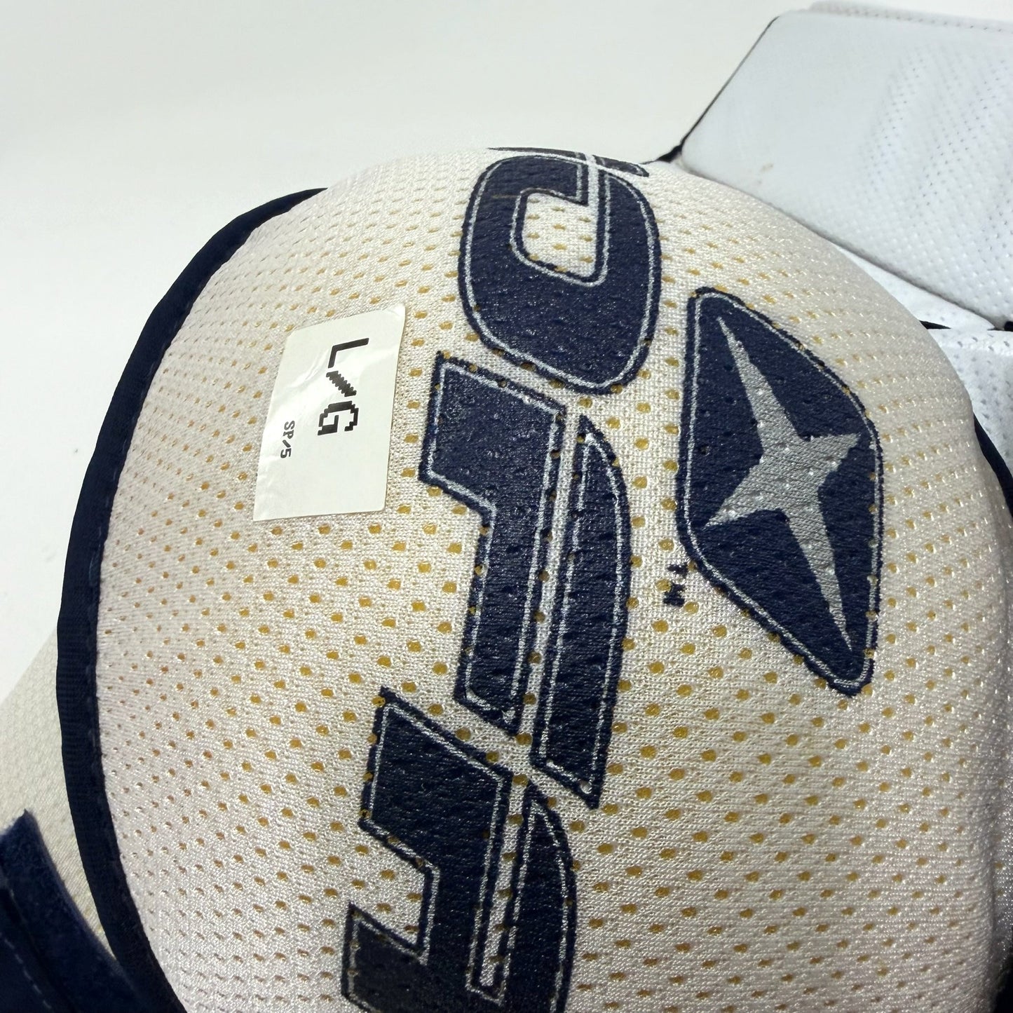 Lightly Used Jofa 8500 Shoulder Pads | Senior Large | AB871