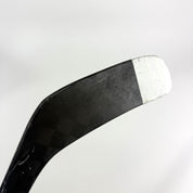 Used Left Red Bauer Flylite | 77 Flex P28M Curve Grip | A469 - Top Flight Hockey