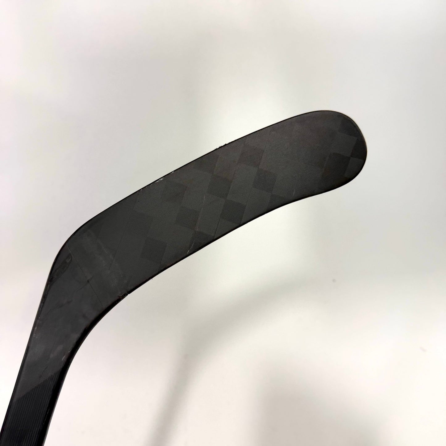 Used Right Black CCM Jetspeed FT7 Pro | 70 Flex P92M Curve Grip | AB959
