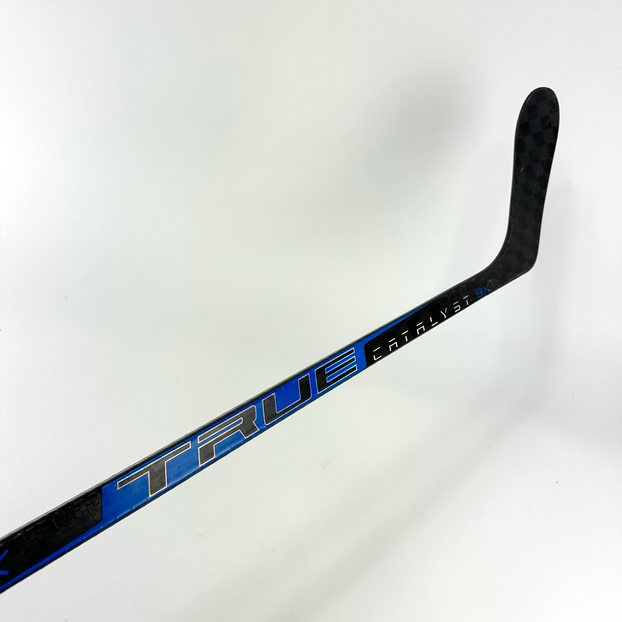 New Left Blue True Catalyst 9X | 85 Flex P28 Curve Grip | Palat | K128