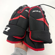 Used Blackhawks CCM HG12XP Gloves 14" | L365