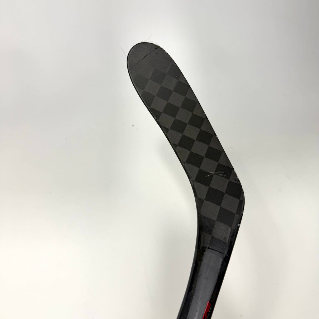 Repaired Left Bauer Vapor Hyperlite 2 | 77 Flex P28 Curve Grip | E680 - Top Flight Hockey