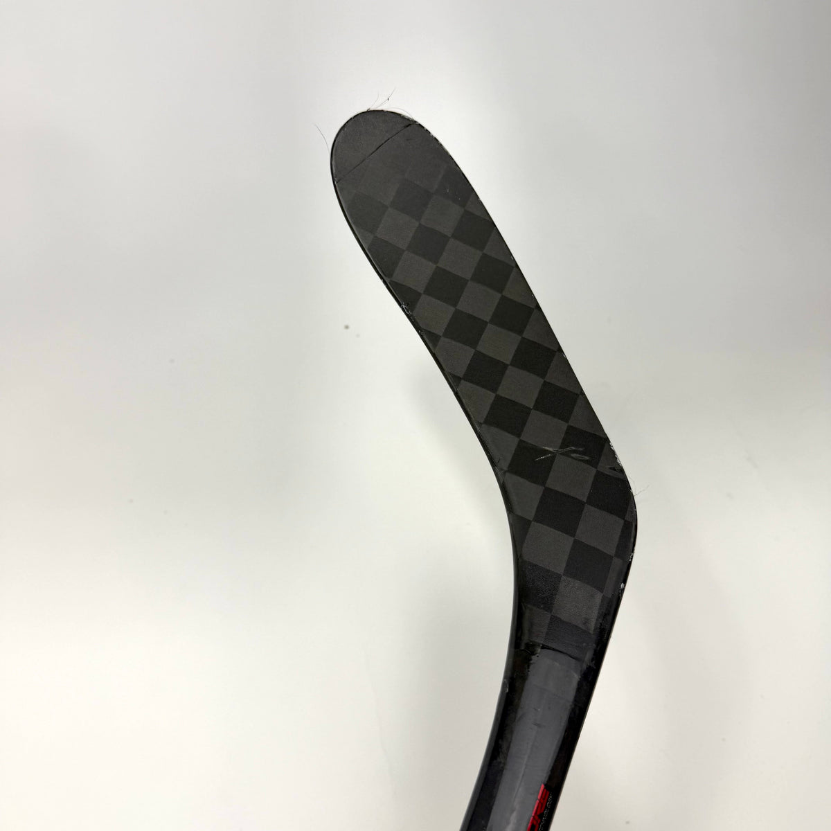 Repaired Left Bauer Vapor Hyperlite 2 | 77 Flex P28 Curve Grip | E680 - Top Flight Hockey