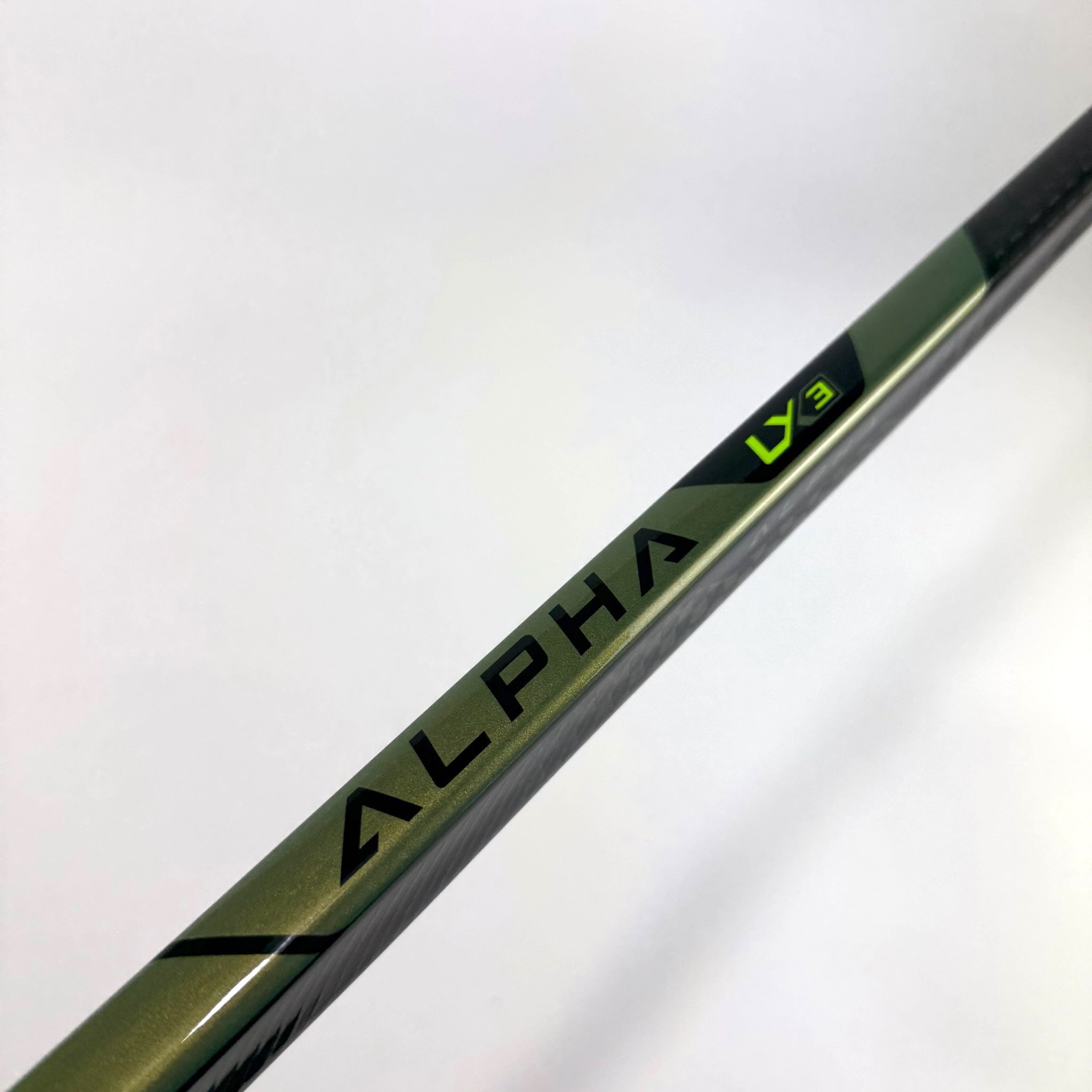 New Right Warrior Alpha LX3 | 85 Flex M28 Curve Grip | E384 - Top Flight Hockey