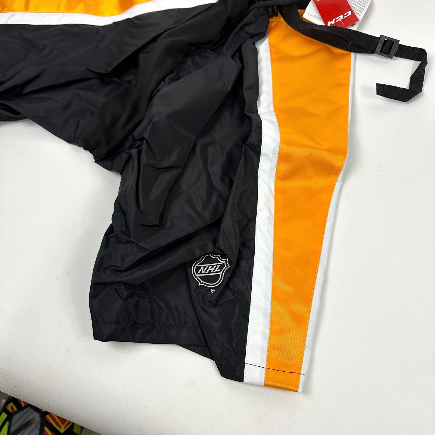 Brand New Black and Yellow Pittsburgh Penguins CCM PP10G Goalie Shell