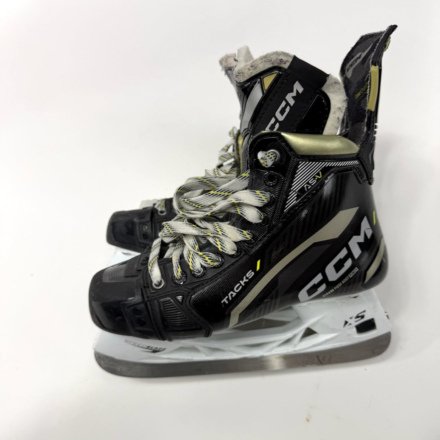 Used CCM Tacks ASV Skates | Size 6.5 R | J142