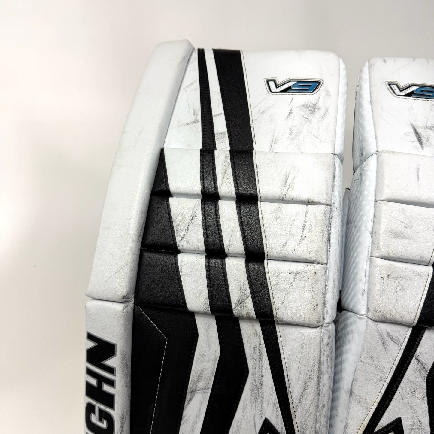 Used White and Black Vaughn V9 Goalie Leg Pads | 33 +2" | AB529