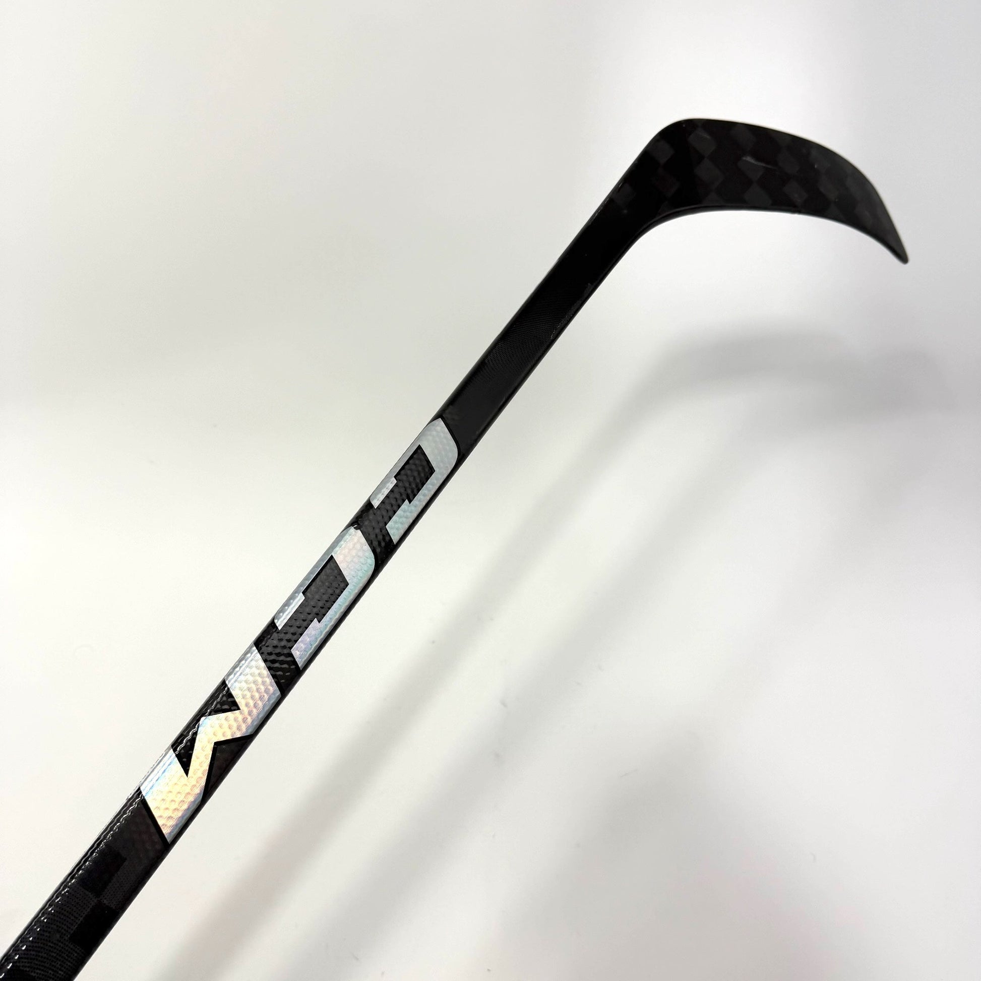 Used Left Black CCM Jetspeed FT8 Pro | 75 Flex P28M Curve Grip | AB982 - Top Flight Hockey