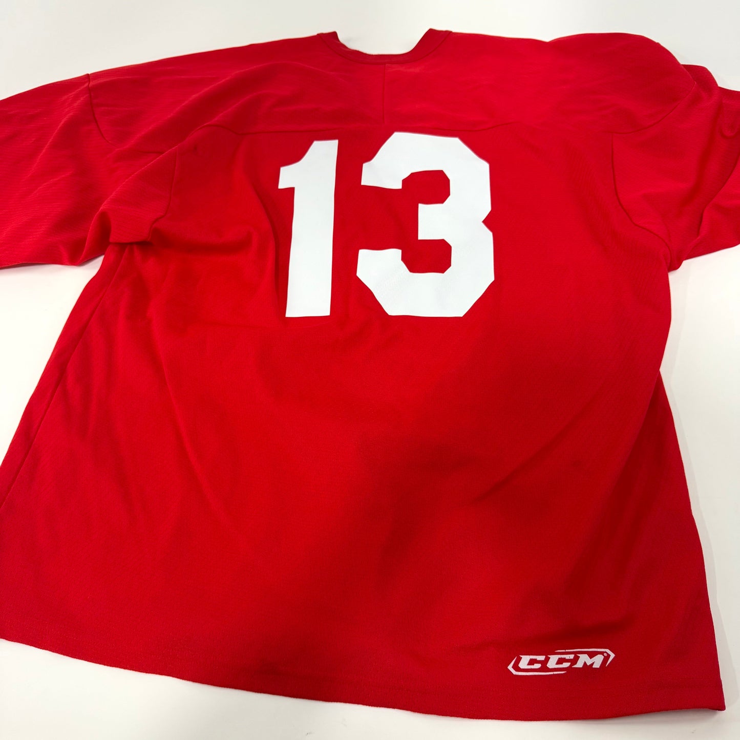 Used Red CCM Practice Jersey | Senior Large | J101