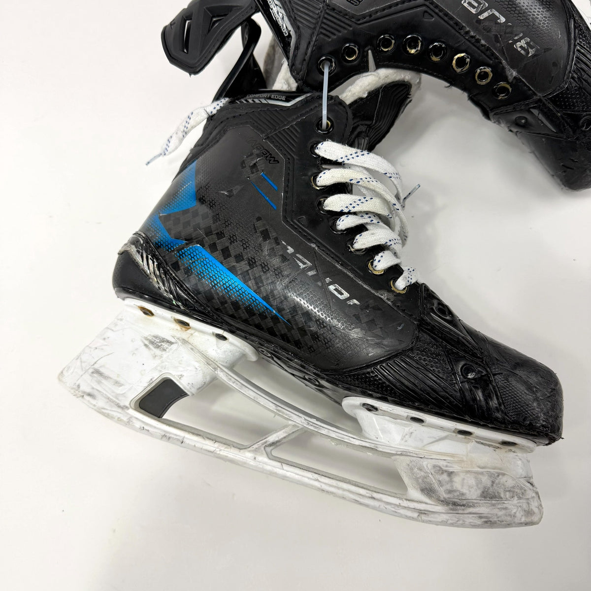 Used Blue Bauer Supreme Shadow Skates | 8.5 Fit 1 | J123 - Top Flight Hockey