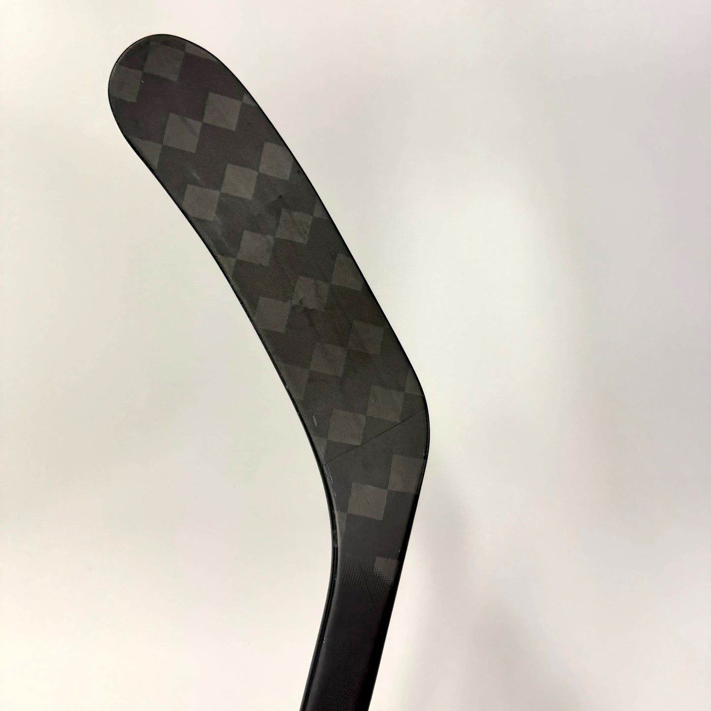 Used Left Black CCM Jetspeed FT8 Pro | 75 Flex P28M Curve Grip | AB994 - Top Flight Hockey