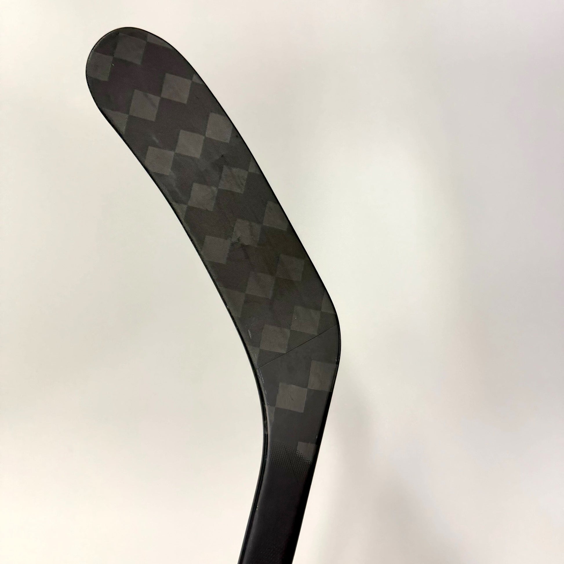Used Left Black CCM Jetspeed FT8 Pro | 75 Flex P28M Curve Grip | AB994 - Top Flight Hockey