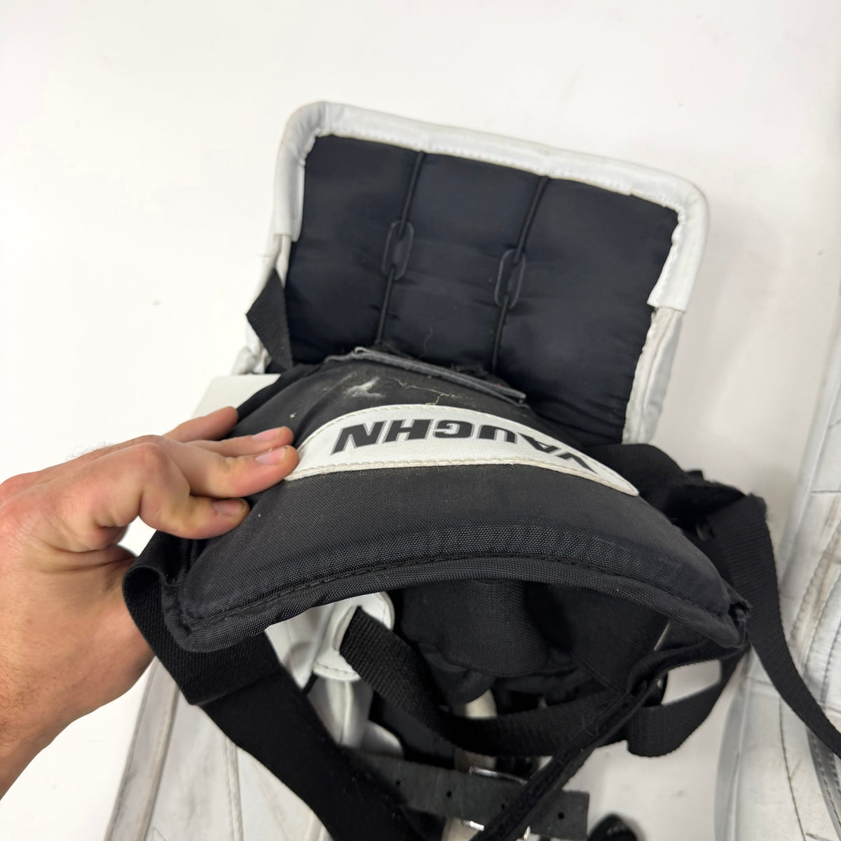 Used White and Black Vaughn Velocity V4 Goalie Leg Pads | 26+1" | AB344