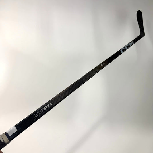 Used Left Black CCM Jetspeed FT8 Pro | 70 Flex P28 Curve Grip | AB989 - Top Flight Hockey