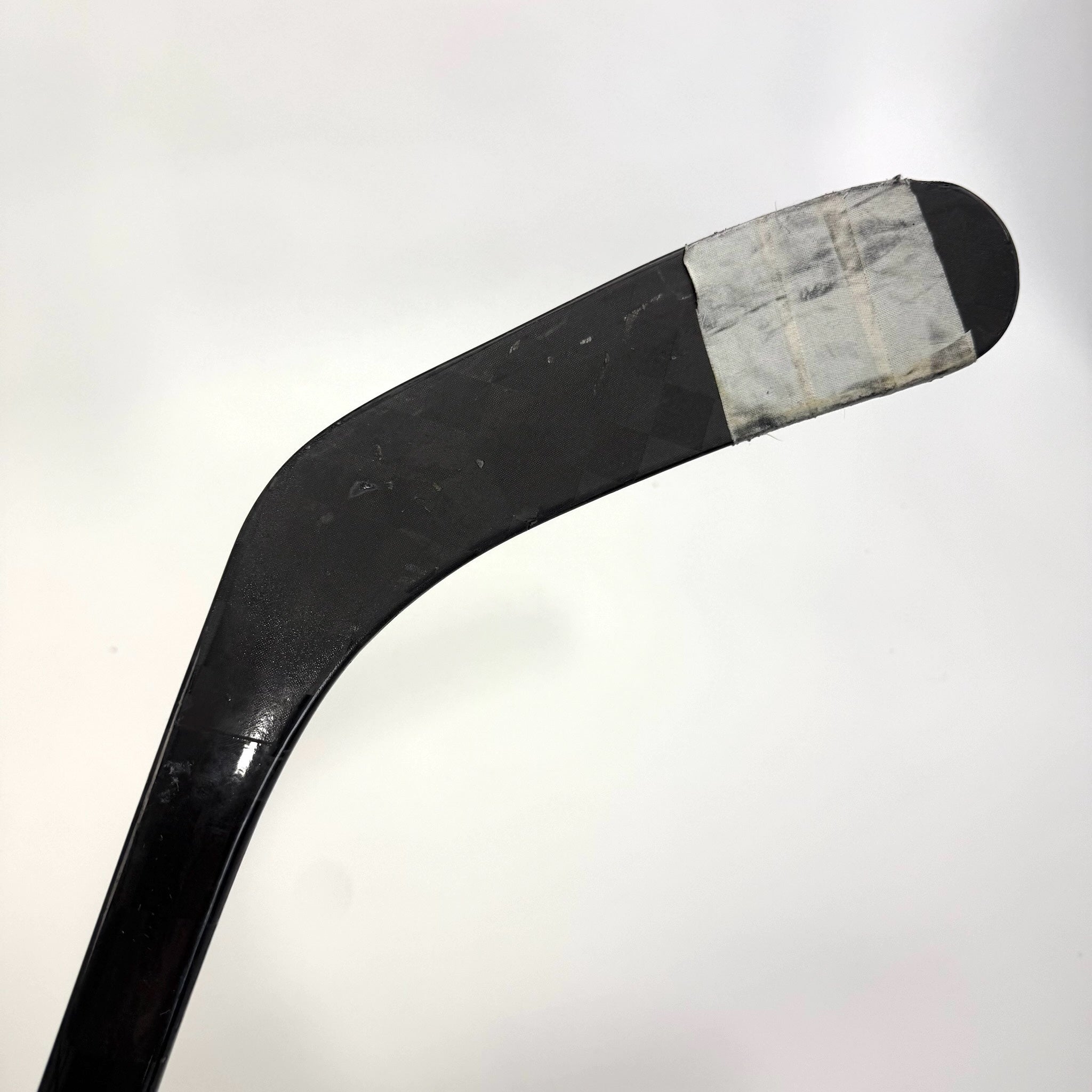 Used Right Black Bauer Vapor Flylite | 77 Flex P90TM Curve Grip | BH504 - Top Flight Hockey